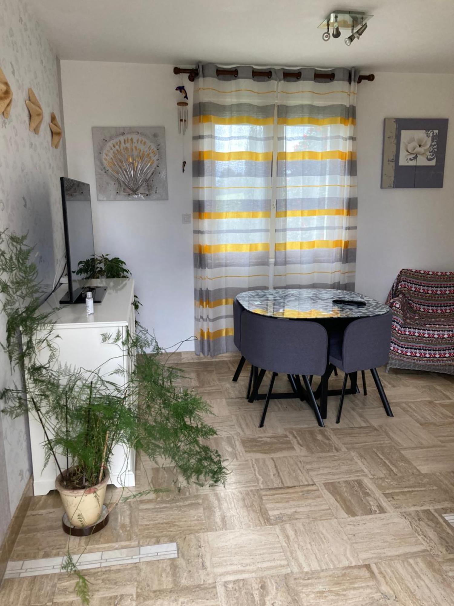 Loue Chambre Chez L Habitant Acces A La Cuisine A 10 Mn Des Plages Ploeven Exterior photo